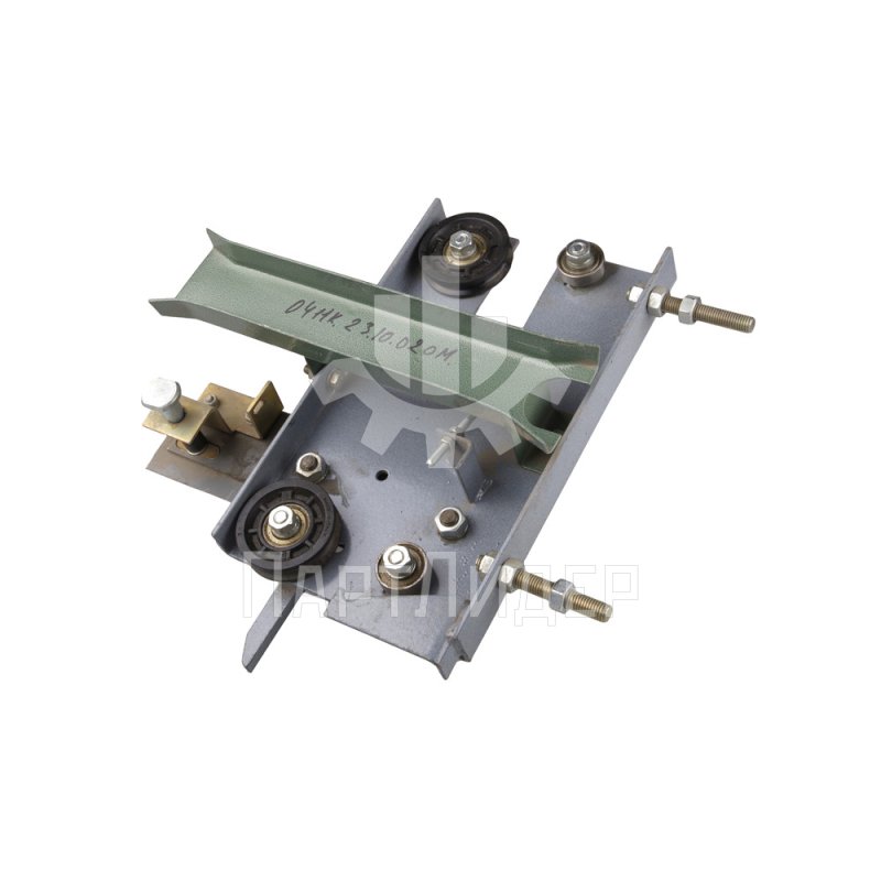 Каретка двери кабины правая проем 700мм 0411К.23.10.020М КМЗ