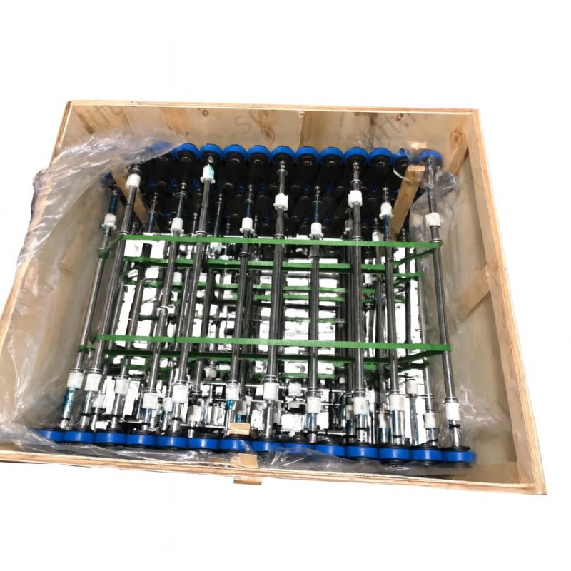 Цепь ступеней эскалатора P=135.46мм ролик=75х22мм палец=20мм в сборе с осями